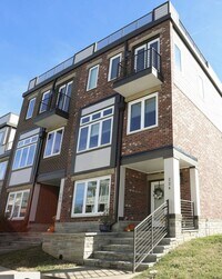 Building Photo - 3 Bed, 3.5 Bath Home w/ 2 Car Garage and Lake Views