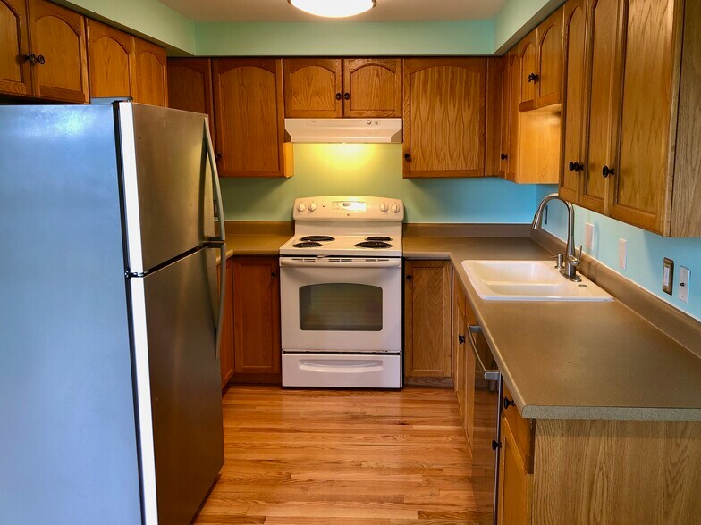 Building Photo - 2801 14th Ave W