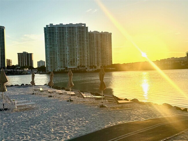 Building Photo - 5000 Island Estates Dr
