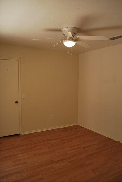 Building Photo - 1416 Sandy Creek Dr