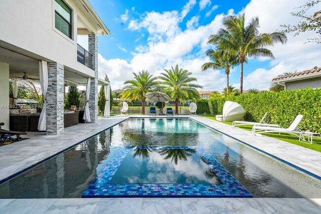 Building Photo - 16849 Pierre Cir