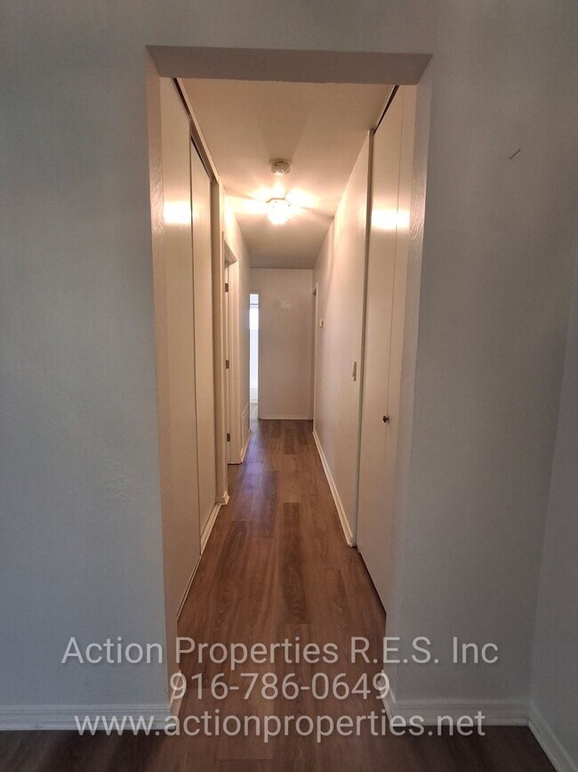 Building Photo - Antelope R.V. Parking, Single Story: Large Yard: RV Parking: 3 Bed, 2 Bath - Foothill Farms/Antelope