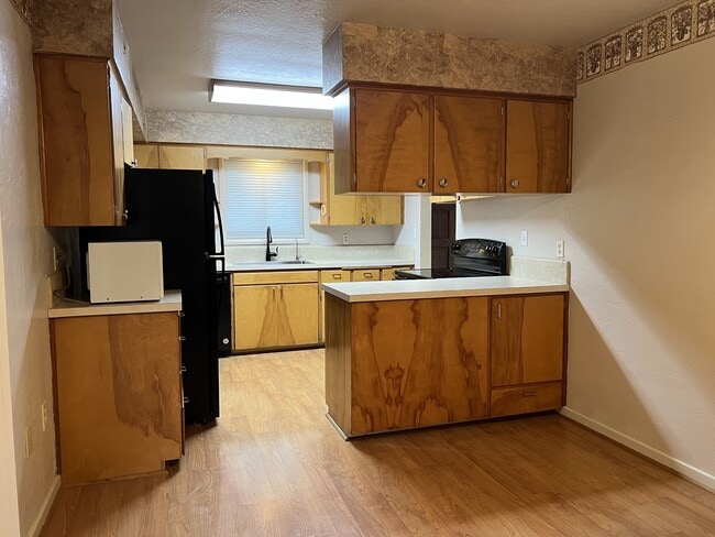 Building Photo - 1345 SE Madison St