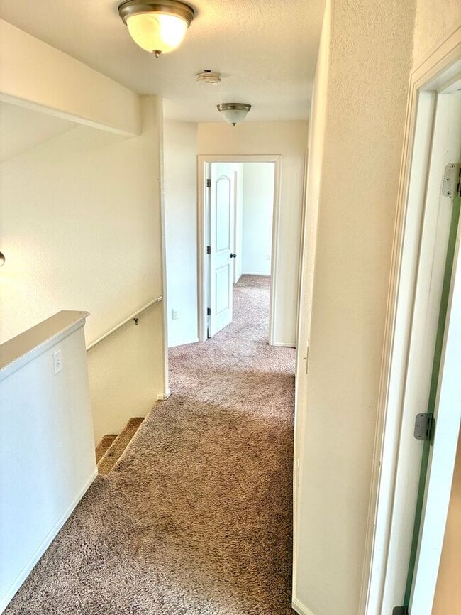 Building Photo - Beautiful 4 Bedroom Two-Story Home in Windsor!
