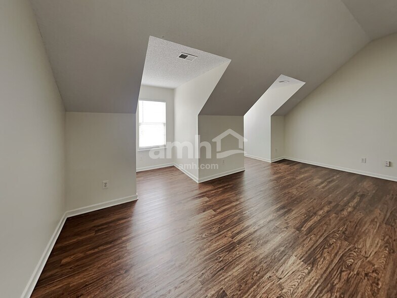 Building Photo - 500 Pawley Dr