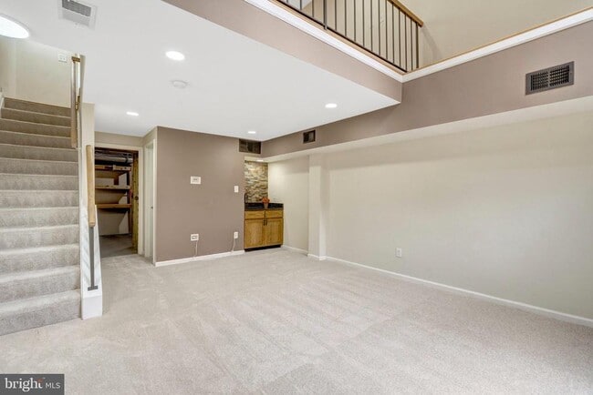 Building Photo - 8482 Springfield Oaks Dr