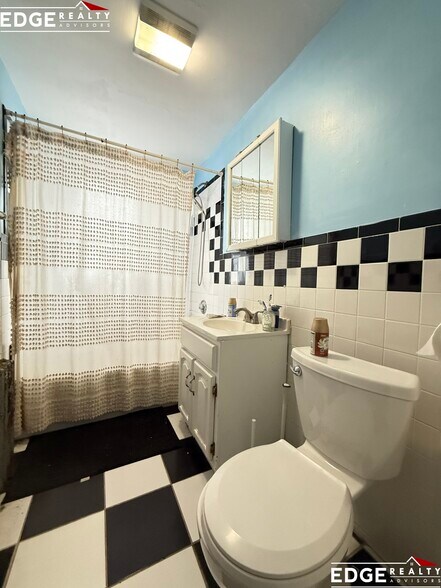 Building Photo - 225 Parsons St