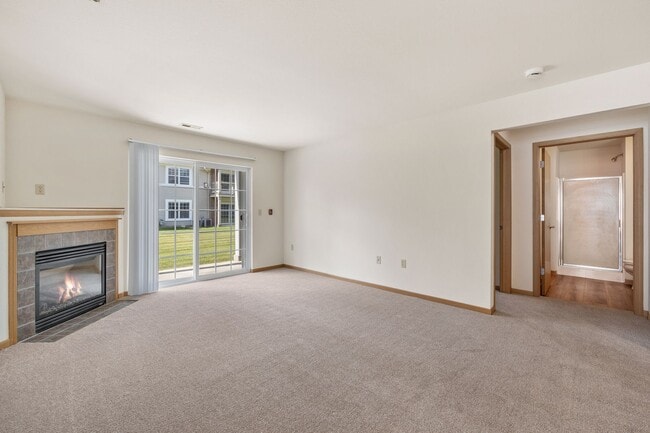 Building Photo - Condo Style Upper 2 bedroom 2 bathroom Apartment Available
