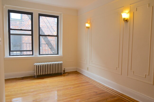 Primary Photo - 43-09 40th St