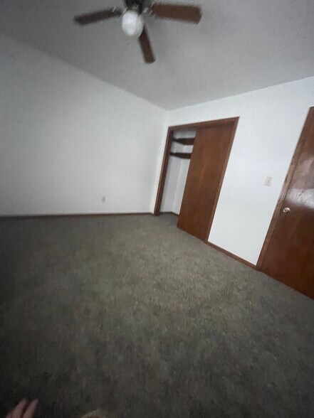 Building Photo - 20427 W Clark Ave #5