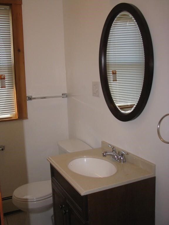 Building Photo - 384 Medford St