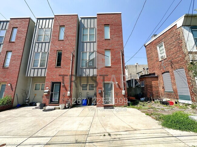 Building Photo - 4128 Apple St