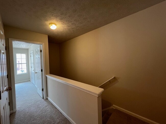 Building Photo - 3153 Kingswood Glen