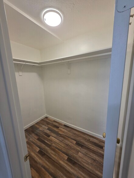 Building Photo - 1250 S Orange St