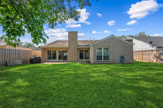 Building Photo - 11854 Briar Forest Dr