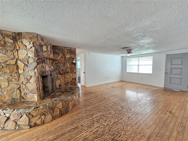 Building Photo - 15812 Sea Pines Dr