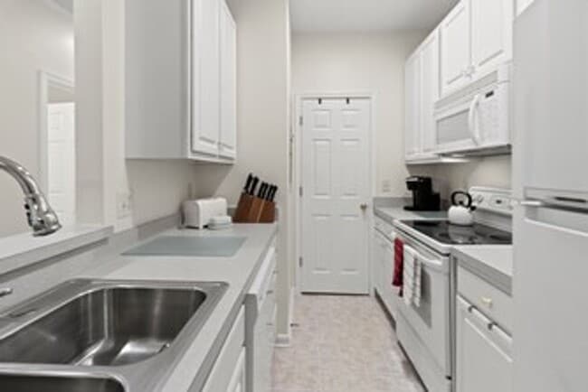 Building Photo - Beachside Condo for Rent – Rehoboth - $1,9...