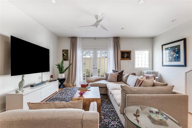 Building Photo - 7404 W Northwest Hwy