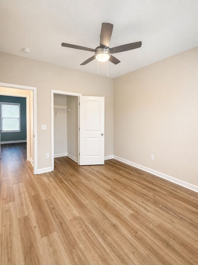 Building Photo - Brand New Duplex!