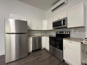 Building Photo - 2 bedroom in North Miami FL 33161