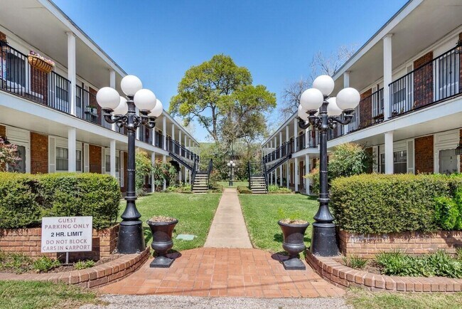 Building Photo - 403 E Main St