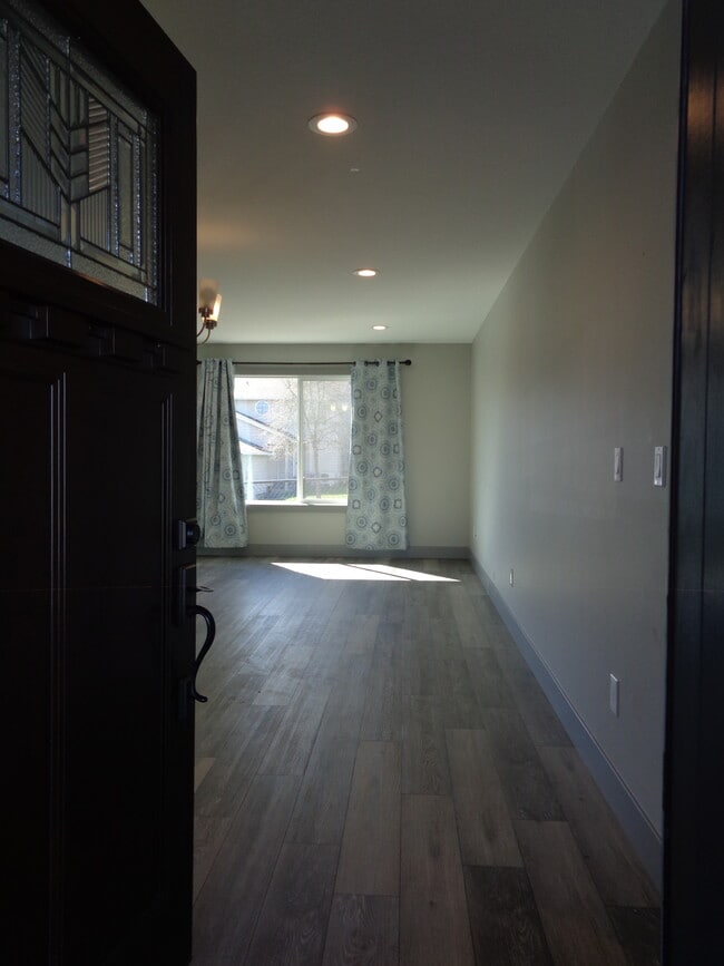 Building Photo - 1364 Northern Heights Loop NE