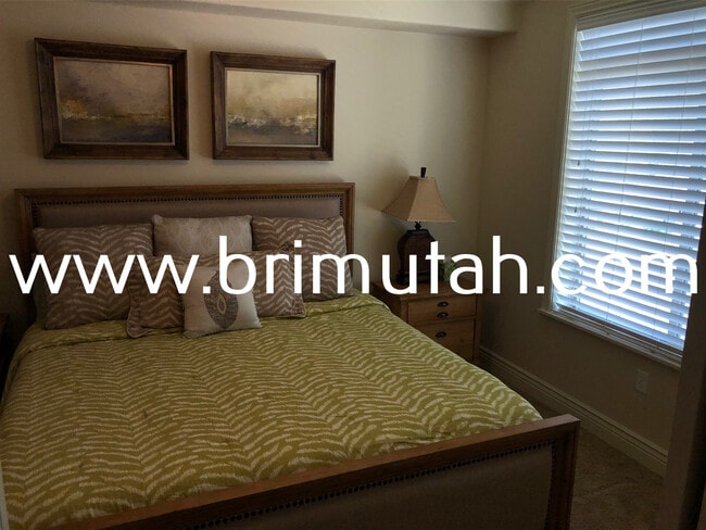 Building Photo - 3944 S 900 E