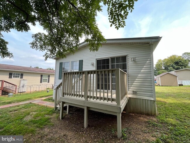 Building Photo - 218 Bronco Way