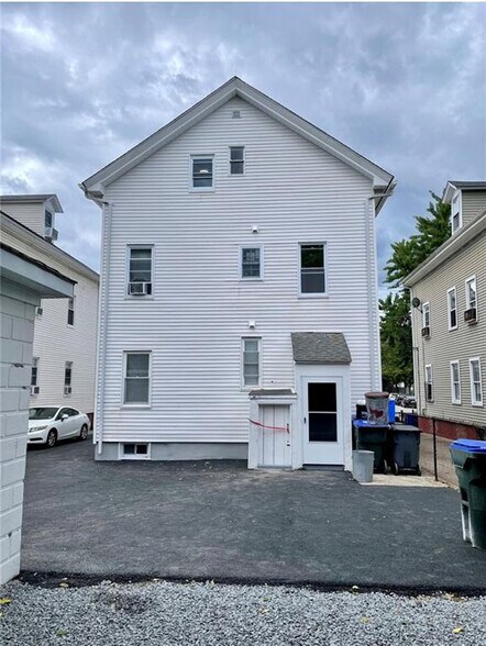 Building Photo - 56 Vinton St