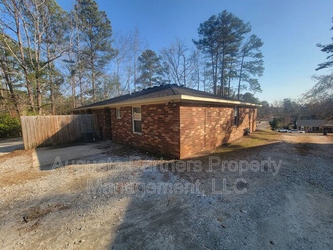 Building Photo - 155 Stoneybrooks Pl