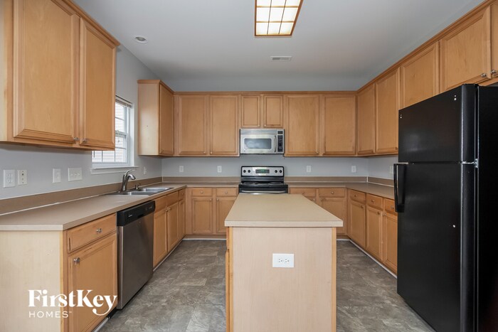 Building Photo - 1215 Oakdale Commons Ct