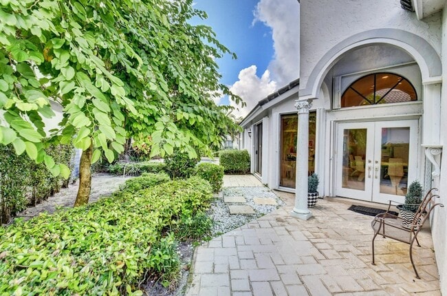 Building Photo - 2106 NW 60th Cir