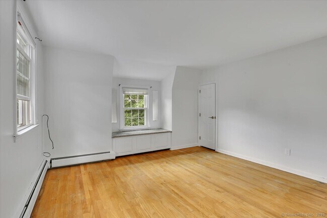 Building Photo - 77 Hemlock Ridge