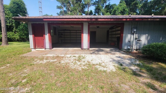 Building Photo - 21320 NE 114th Ave