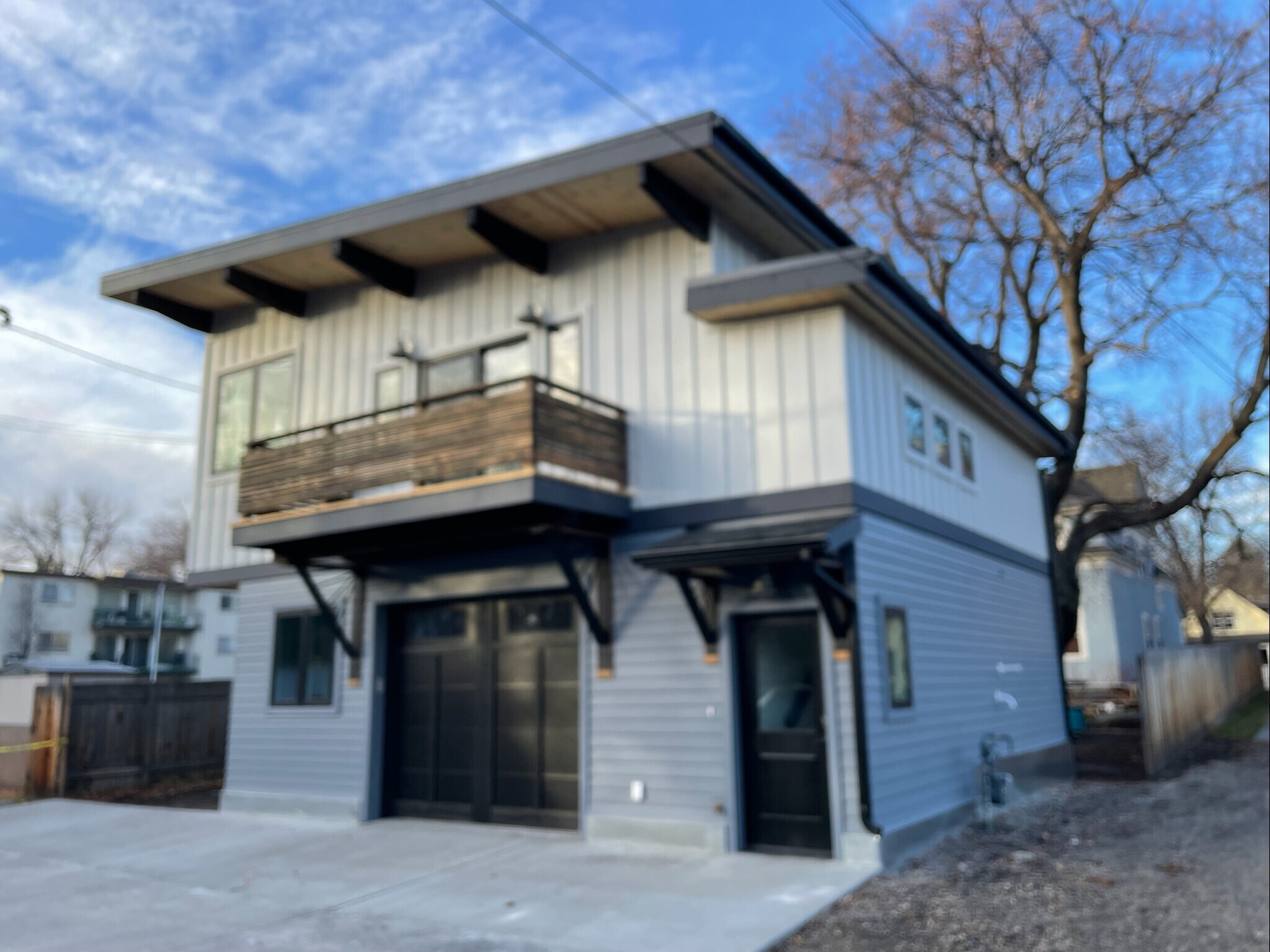 Building Photo - 220 S Willson Ave