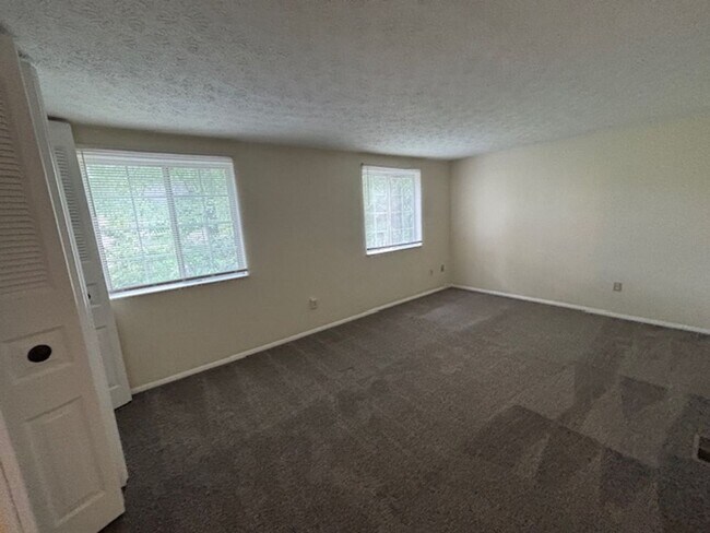 Building Photo - Springleaf Circle