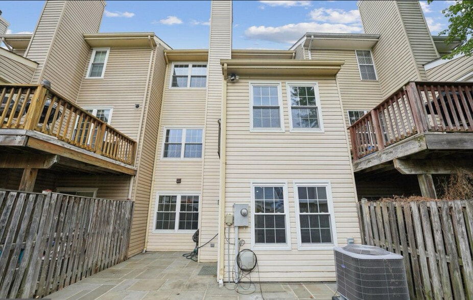 Building Photo - 7813 Flager Cir