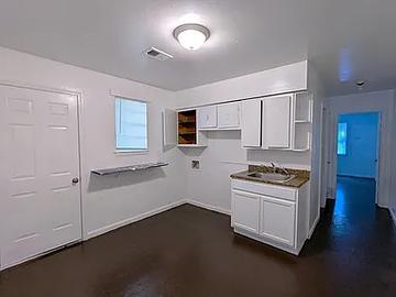 Building Photo - 1512 N Merton St