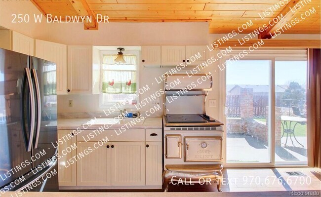 Building Photo - 250 W Baldwyn Dr