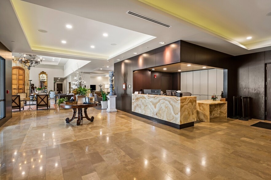 Concierge Desk - 5455 Landmark Plz