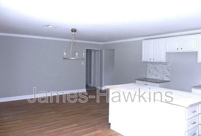 Building Photo - 2724 Endicott Dr