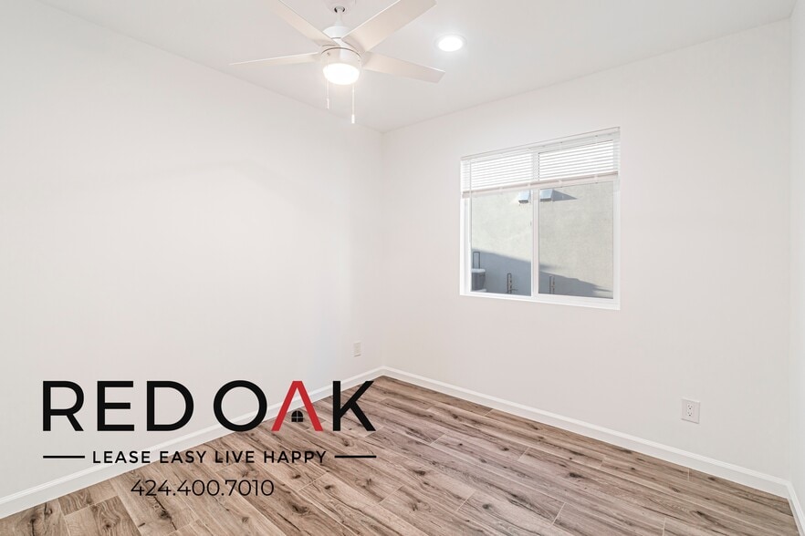 Building Photo - 649 W 92nd St