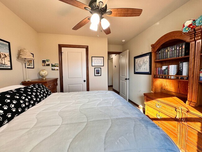 Building Photo - 3 bed, 2 bath home in Moore - Move in Deposit-Free! (If Qualified)