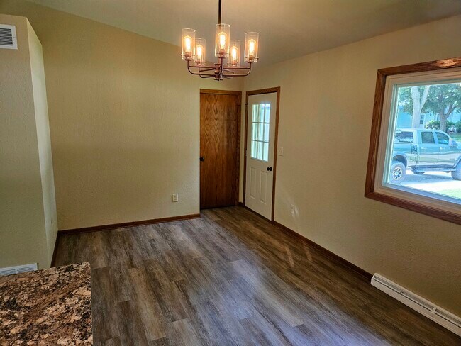 Building Photo - 101 Meadowpark Dr
