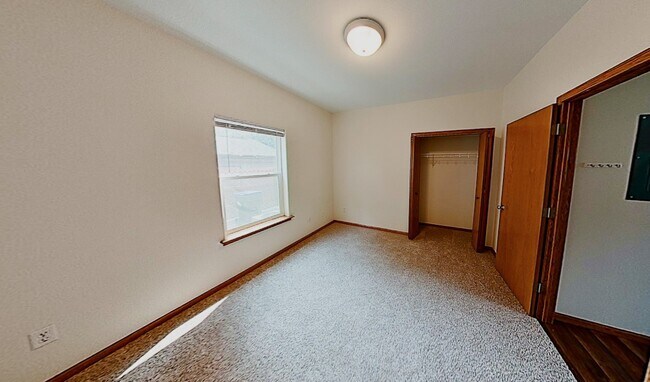 Building Photo - 514 Olive St