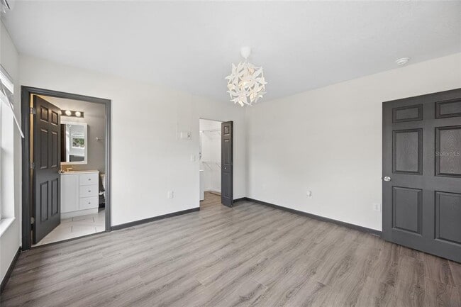 Building Photo - 6036 Dogwood Dr