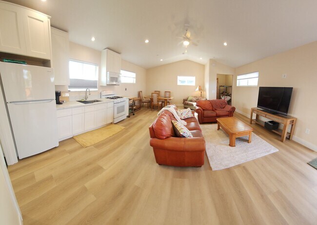 Building Photo - 1 Bed 1 bath Brand new home in Los Osos-All utilities included