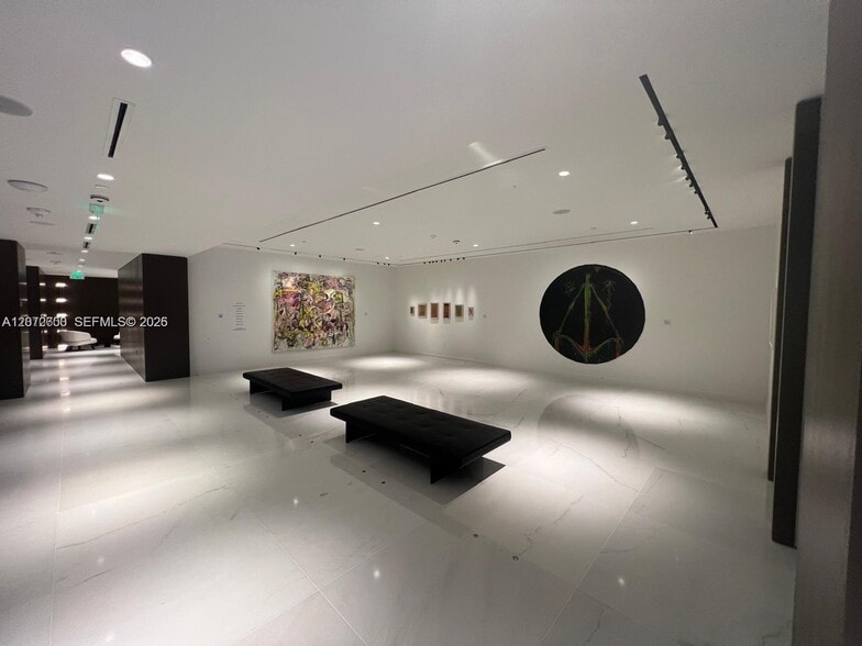 Building Photo - 300 Biscayne Boulevard Way