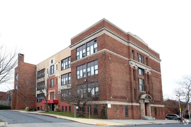 Building Photo - 1330 Laurens St