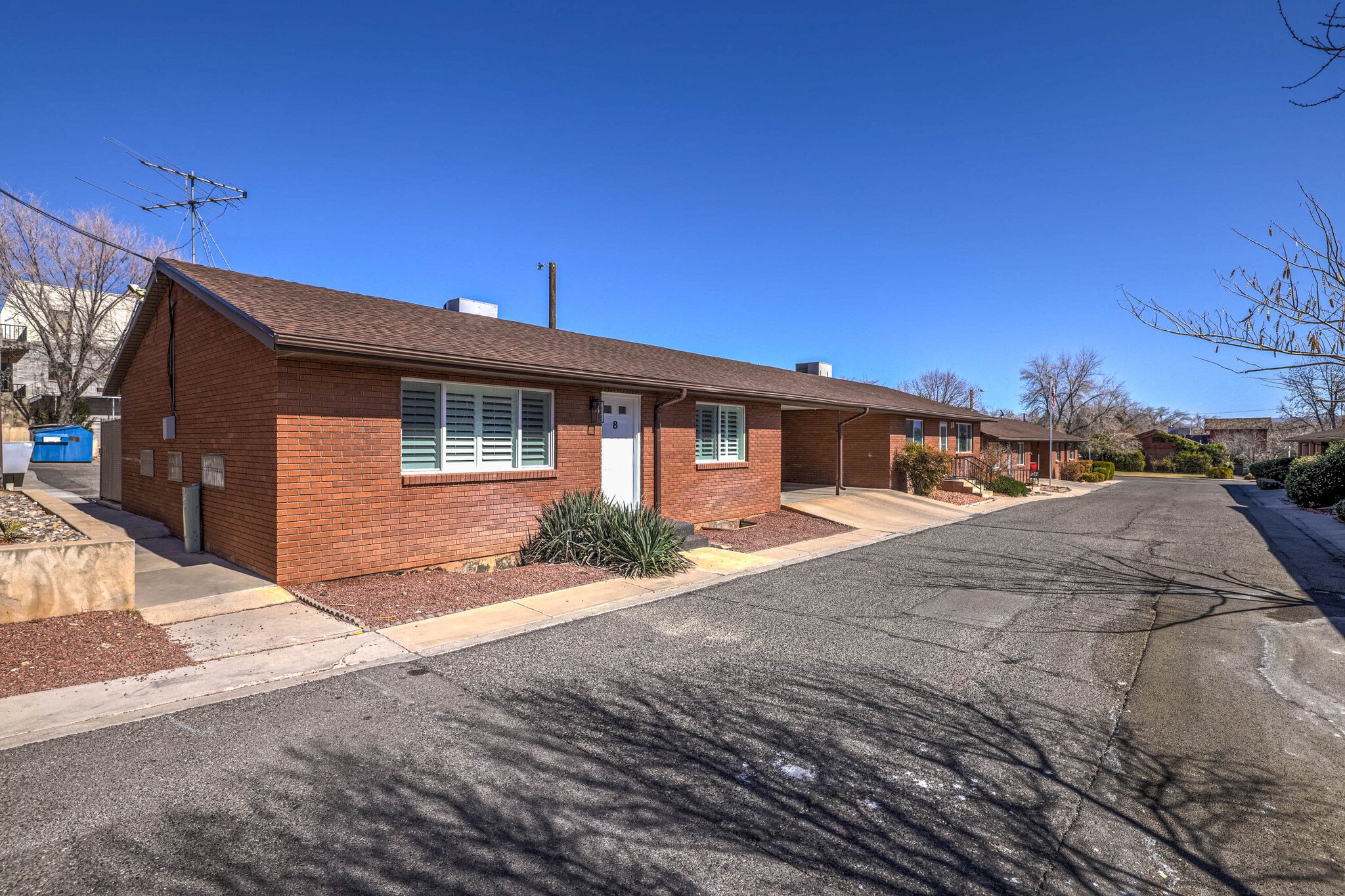Building Photo - 660 S 400 E